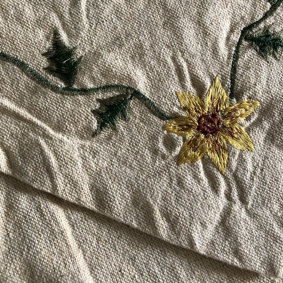 LAST ONE LEFT! Sunflowers 100% Cotton Table Runner - Picture 7 of 11